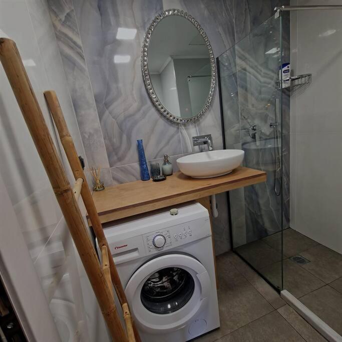 Farisma - Bright And Central Apt In Каламата Екстериор снимка